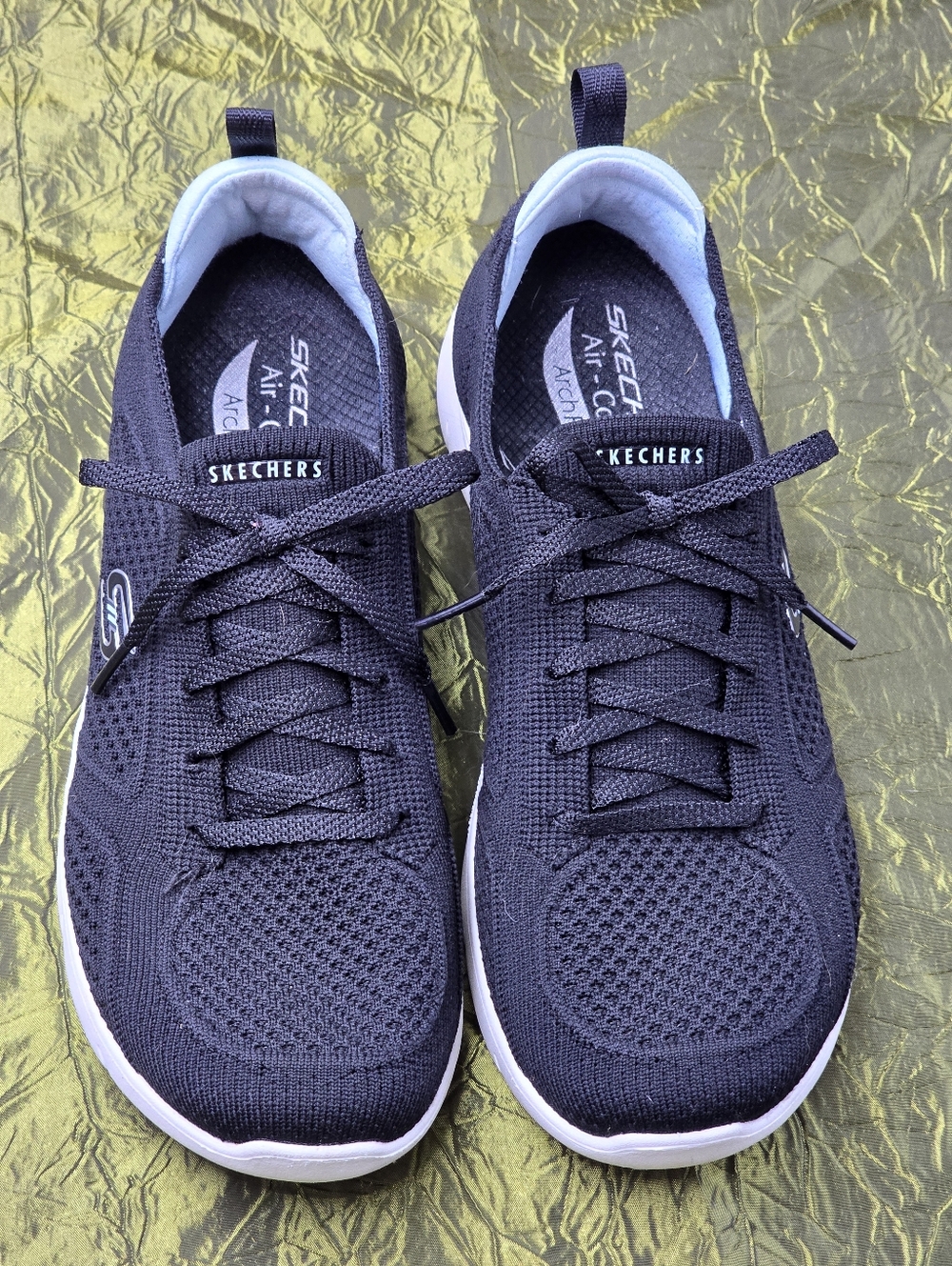 Skechers Air-Cooled Arch Fit Slip-on Shoe Black Women's Size 10M SN# 104249